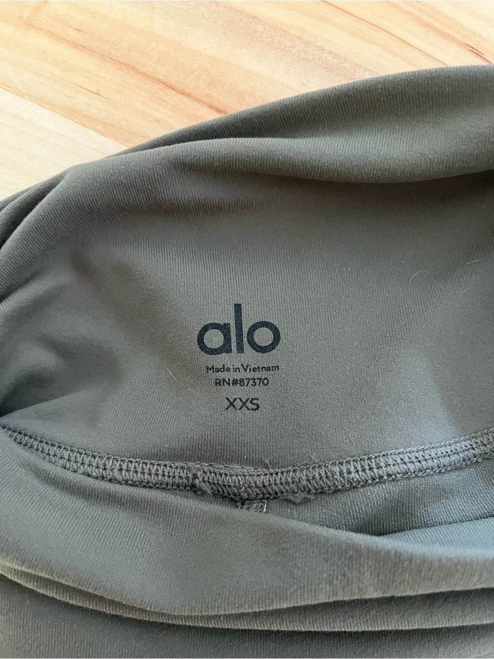 Alo Yoga High-Waist Moto Legging in Olive Green, Sz XXS